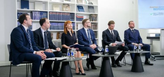 Mokesčių pertvarka: žada ir meduolių, ir botagą