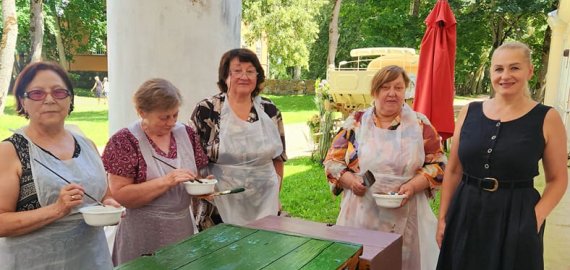 Skrynių atgimimas: Salų dvare tęsiasi tautodailininkų pleneras (foto)
