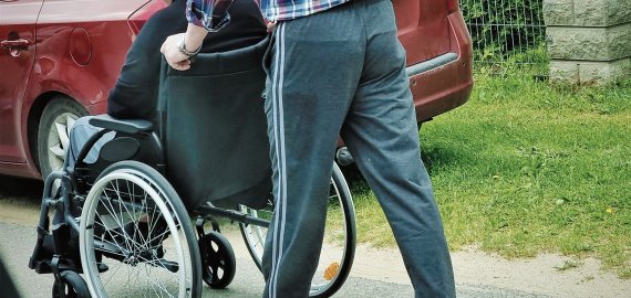 Moters slauga paskirta giminaičiui