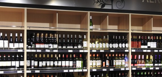 Seimo komitete – svarstymai apie liberalesnį alkoholio vartojimą