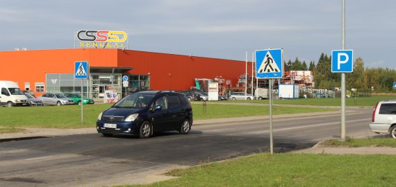 Iškili perėja Vilties gatvėje pakeitė įgrisusius kalniukus