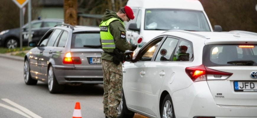 Policija pradeda riboti judėjimą tarp savivaldybių