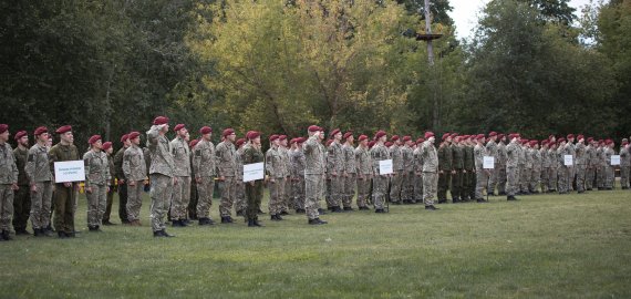 Vyčio apygardos 5-osios rinktinės kariai savanoriai –  žaidynių antrosios vietos laimėtojai