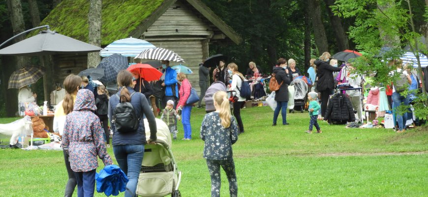 Leidžiami didesni žmonių susibūrimai ir renginiai, kavinės dirbs ilgiau