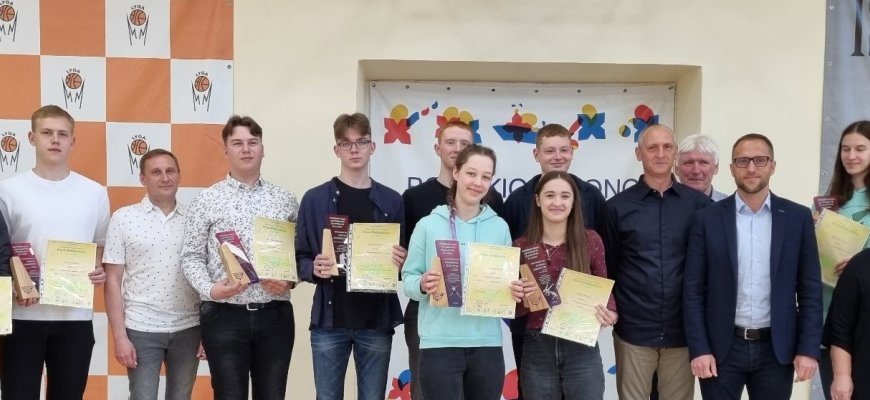 Rokiškio KKSC abiturientams įteikti mokymo programos baigimo pažymėjimai (foto)