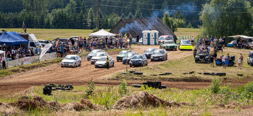 Bulių kautynės Bajorų trasoje (video+foto)