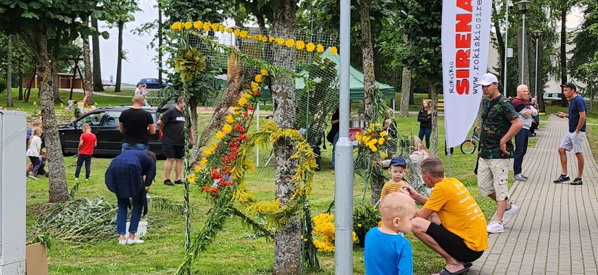 Šeimyniška Kavoliškio bendruomenė išlydėjo vasarą (foto)