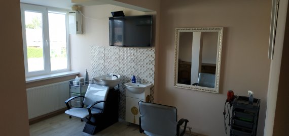 Nepriklausomybės aikštėje- nauja kirpykla (video+foto)