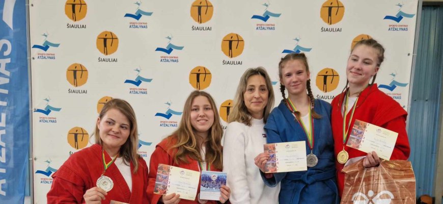 Sambo kovotojos pelnė medalius Lietuvos čempionate