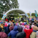 Vasaros laukia pilnais lagaminais knygų – po šalį vėl klajos „Keliaujanti skaityklėlė“ (foto)