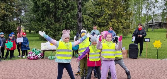 Rajono pabiručiai vėl sportavo kartu: L. Šepkos parke įvyko tradicinė „Mankštos fiesta“ (foto+video)