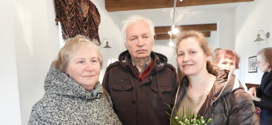 Padėka vaikystėje mylėjusiems seneliams – paroda „Močiutės mano angelai“ (foto)
