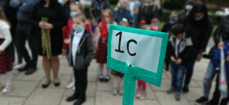 Dėl COVID-19 bus testuojami tik pradinukai, o ne jų šeimos
