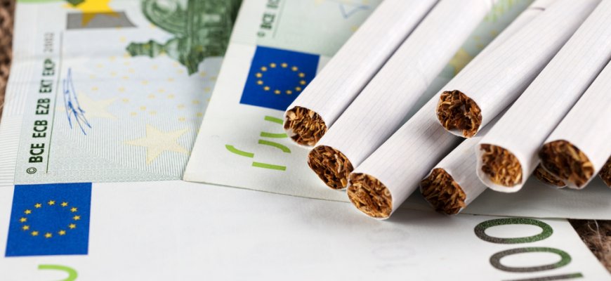 Rūkorių laukia prastos naujienos: dar labiau brangs cigaretės