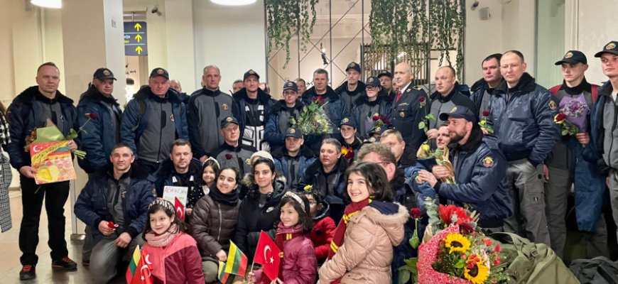 Vasario 16-ąją Rokiškio ugniagesių vadas D. Kunigėlis su kolegų komanda grįžo iš gelbėjimo operacijos Turkijoje