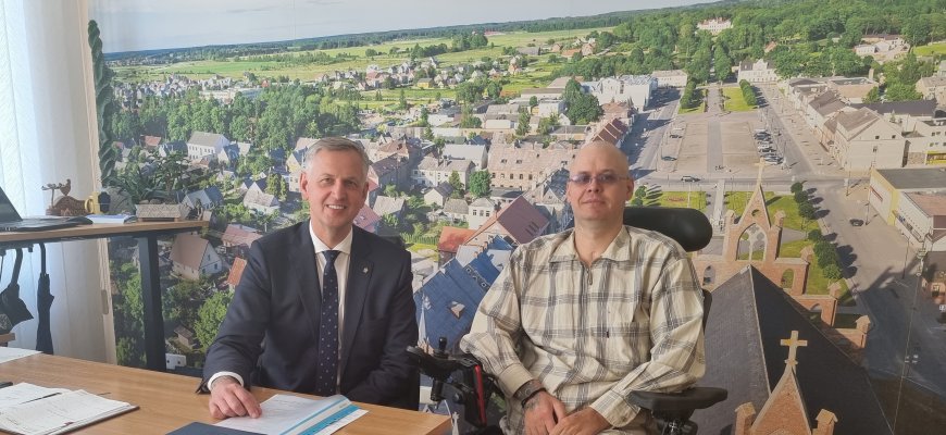 „DUOday“ Rokiškyje: nuo patirties mero kėdėje iki slaugytojo senelių namuose (foto)