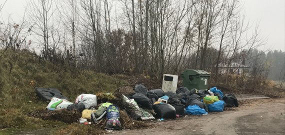 Šiukšlyną padarė, o tvarkytis niekas nenori?