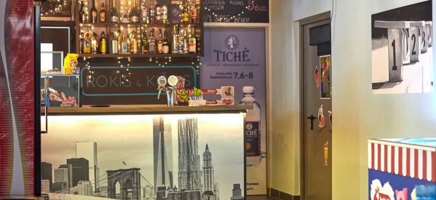 Uždraudus prekybą alkoholiu Rokiškio baseine, verslininkas piktinasi: tik po trejų metų „pastebėta“, kad čia lankosi vaikai