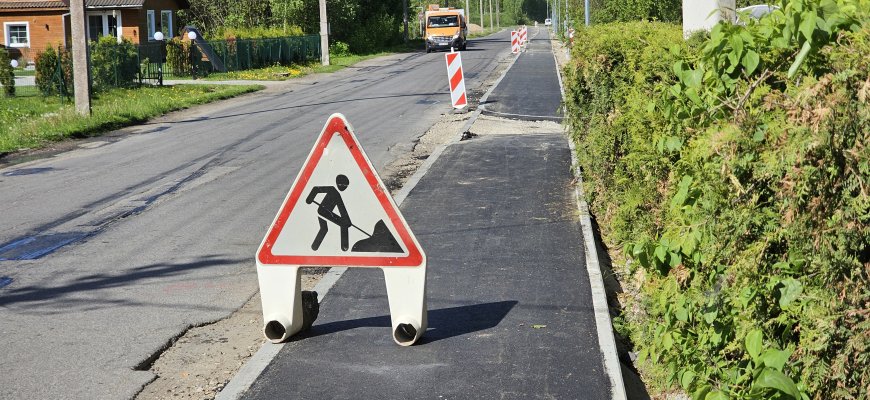 Rokiškio A. Matulkos g. baigiamas tiesti takas (foto+video)