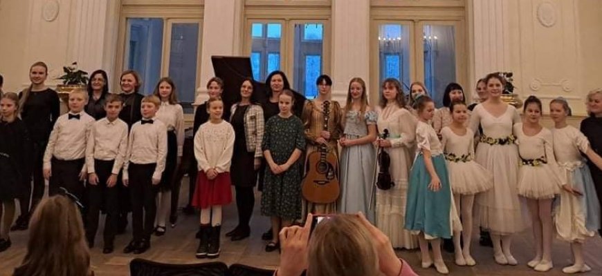 Tęsiama graži šokėjų ir muzikantų bendrystė