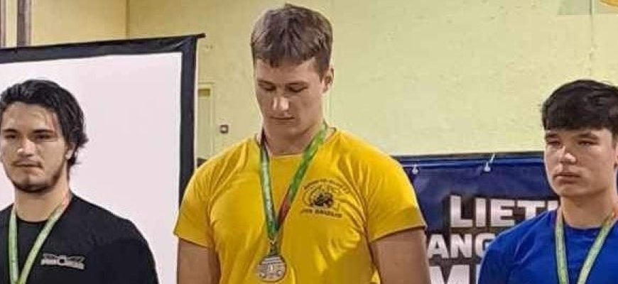 K. Jurevičius Lietuvos štangos spaudimo čempionate iškovojo aukso medalį