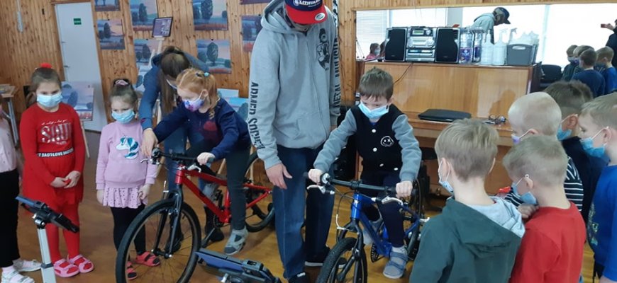 Rokiškio darželiuose - edukacinis projektas „Susidraugauk su dviračiu”