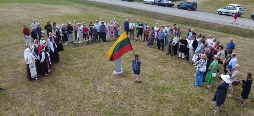 Kriaunų krašto partizanų žūtį įprasmino paminklu