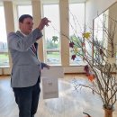 Profesinės šventės proga – padėkos raštais „Gėris rankose“ kolektyvui, gėlės ir smagus koncertas (foto)