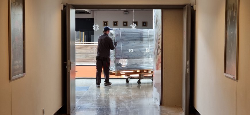 Seimo komitetas: darbuotojų prastovų skelbimą būtina griežtinti