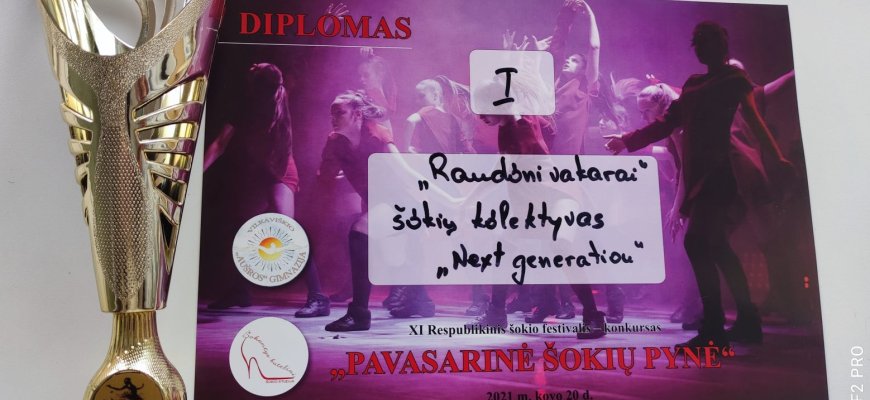 Tarp Respublikinio šokio festivalio - konkurso diplomantų - ir Juodupės šokėjos