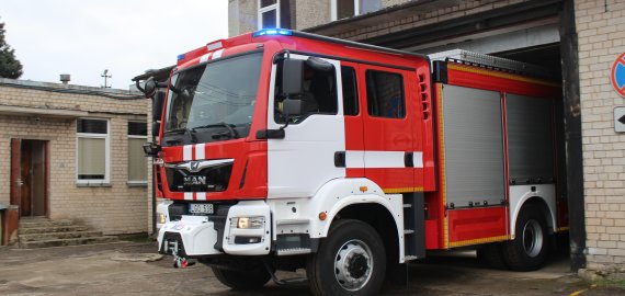 Rokiškio ugniagesiams gelbėtojams – naujutėlis modernus automobilis (foto + video)