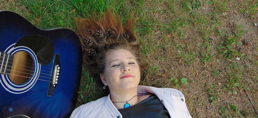 Dovilės Pupeikytės albumas „Po saule“: noriu, kad mano dainos paliestų tiek jaunimą, tiek vyresnius žmones
