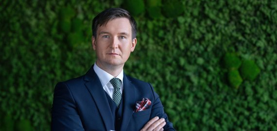Tyrimas: įsigyti elektromobilį labiausiai motyvuoja kompensacijos ir nemokamas parkavimas