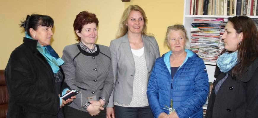 Skemų socialinės globos namuose viešėjo Prancūzijos labdaros organizacijos vadovės
