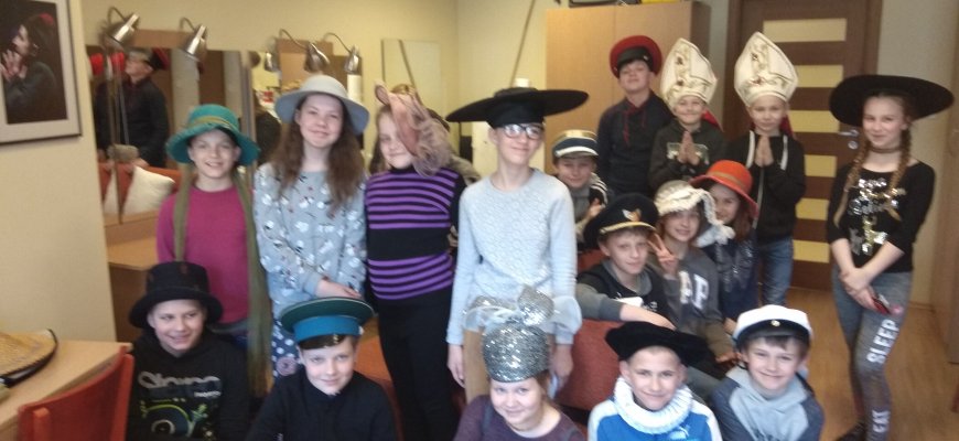 Kamajų gimnazijos penktokai susipažino su teatru (foto)