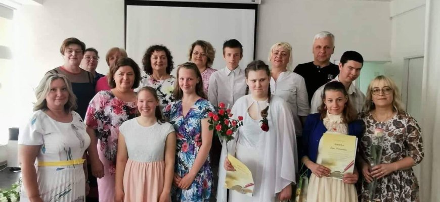 Rokiškio pagrindinėje mokykloje - išleistuvės (foto)