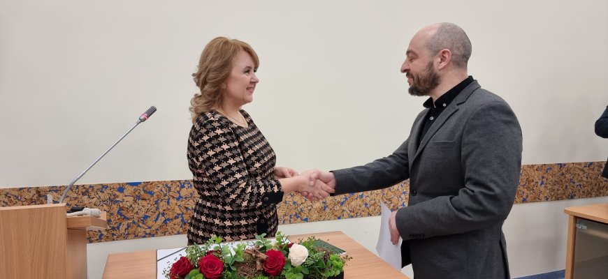 Opozicijoje daugėja moterų: A. Čepuliui atsisakius mandato, priesaiką davė D. Kietienė