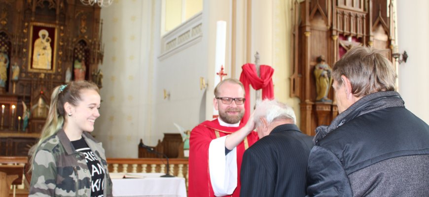 Kamajų katekizmo pristatymas: parapijos bendruomenės jaukus sekmadienis