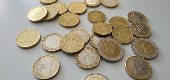 Pradelstos lietuvių skolos – netoli 400 mln. eurų