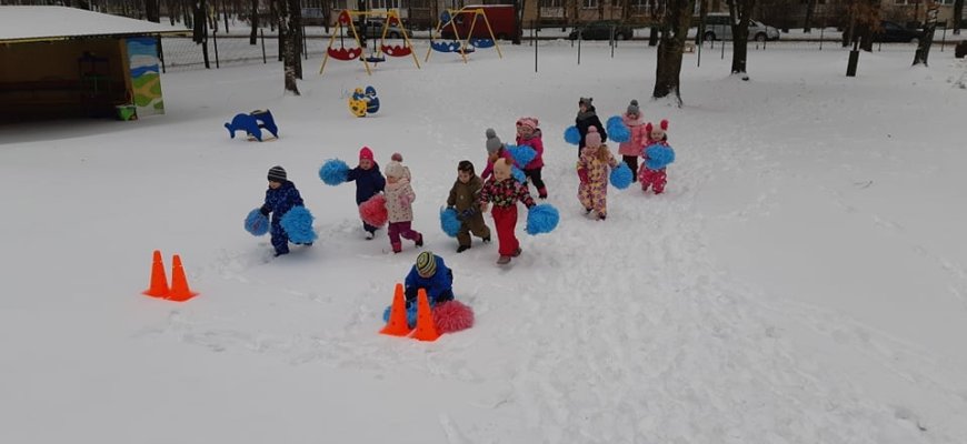 Rokiškio lopšelyje-darželyje „Pumpurėlis“ - „Žiemos linksmybių estafetės“ (foto)