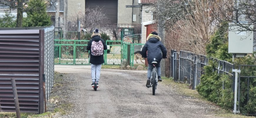 Pasirašyta sutartis dėl tradicinės kasmetinės saugaus eismo akcijos „Apsaugok mane“, skirtos visiems rajono moksleiviams