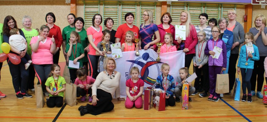 Sporto šventės „Aš, mama ir mano močiutė“ nugalėtoja – rokiškėnės Gabijos Mekšėnaitės šeima (foto+video)
