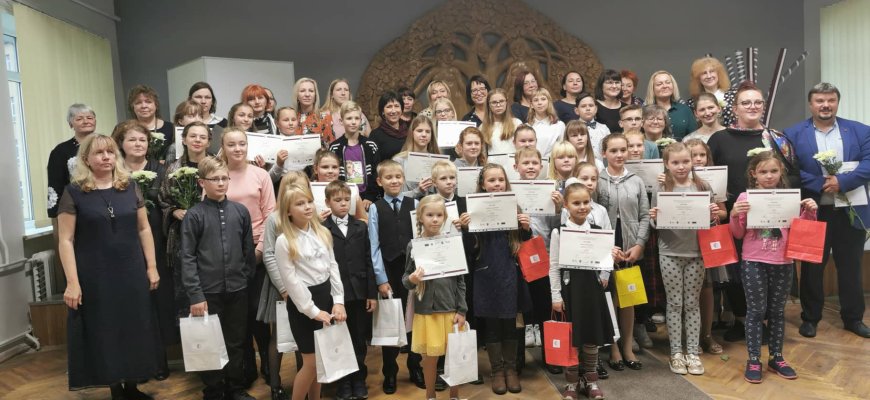 Rokiškio Rudolfo Lymano muzikos mokyklos mokytojos Redos Kazlauskienės mokiniai toliau skina laurus tarptautiniuose konkursuose