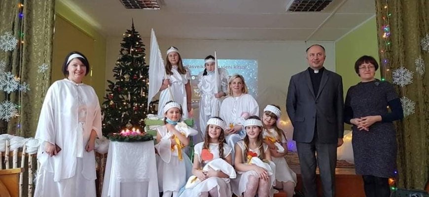 Pandėlio gimnazijoje įvyko Advento popietė „Naktį stebuklingą“