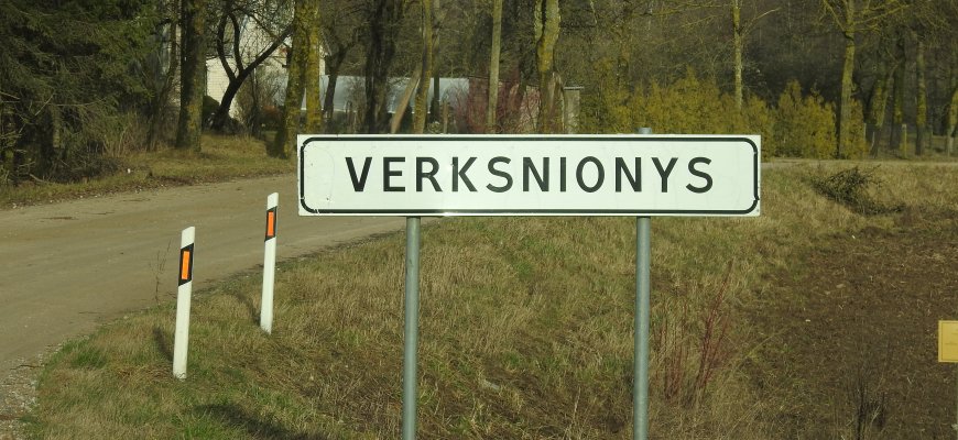 Ant šaligatvio rastus narkotikus Kamajų seniūnijos gyventojas rūkė, kol jų nesurado pareigūnai