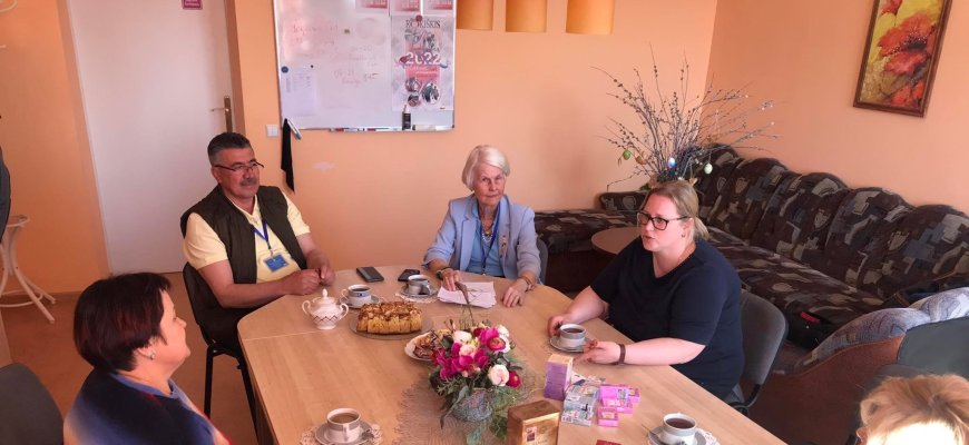 Pandėlio gimnazijoje lankėsi svečiai iš tarptautinės žmogaus teisių organizacijos