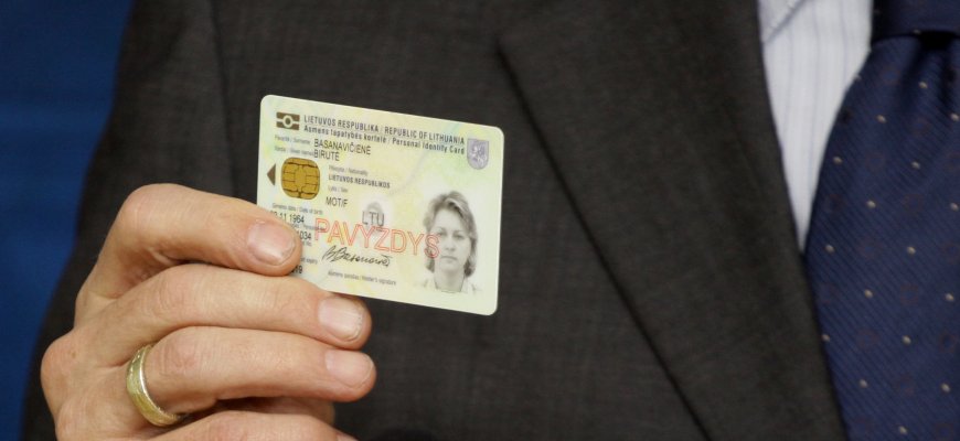Nuo antradienio elektroniniam parašui reikės naujo pavyzdžio asmens tapatybės kortelės