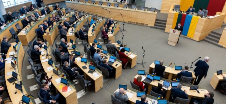 Seimo valdyba po dviejų savaičių šaukia neeilinę Seimo sesiją
