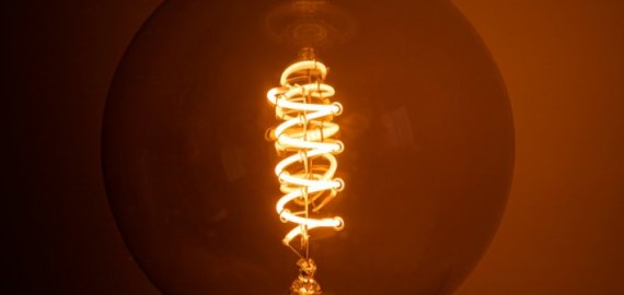 Elektros kaina penktadienį kai kuriomis valandomis šoktels iki 1,78 euro už kWh