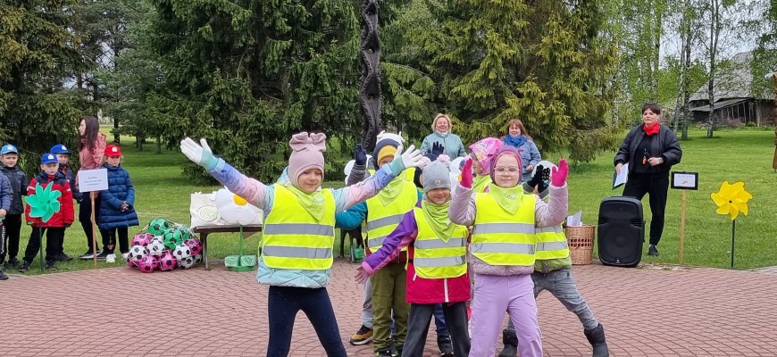 Rajono pabiručiai vėl sportavo kartu: L. Šepkos parke įvyko tradicinė „Mankštos fiesta“ (foto+video)